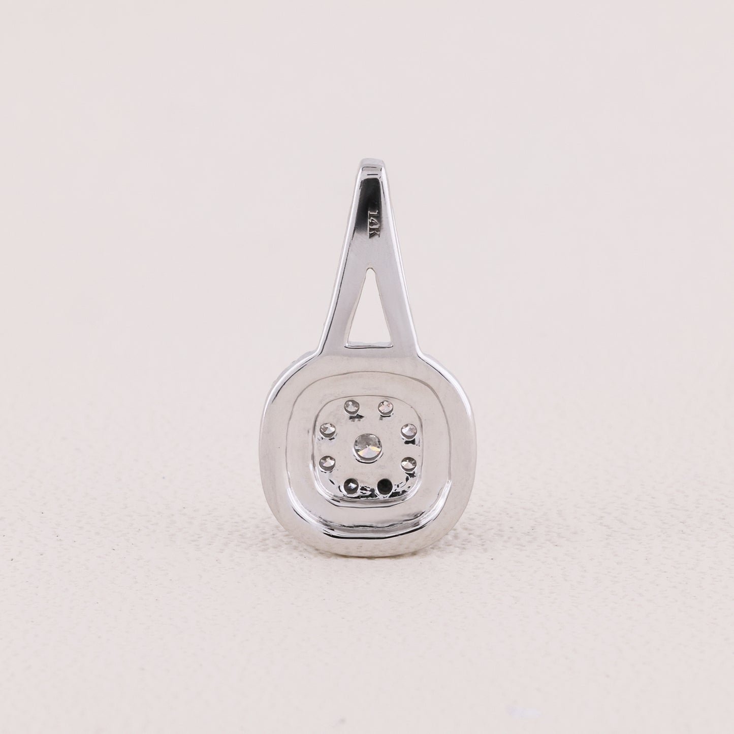 round diamond pendant