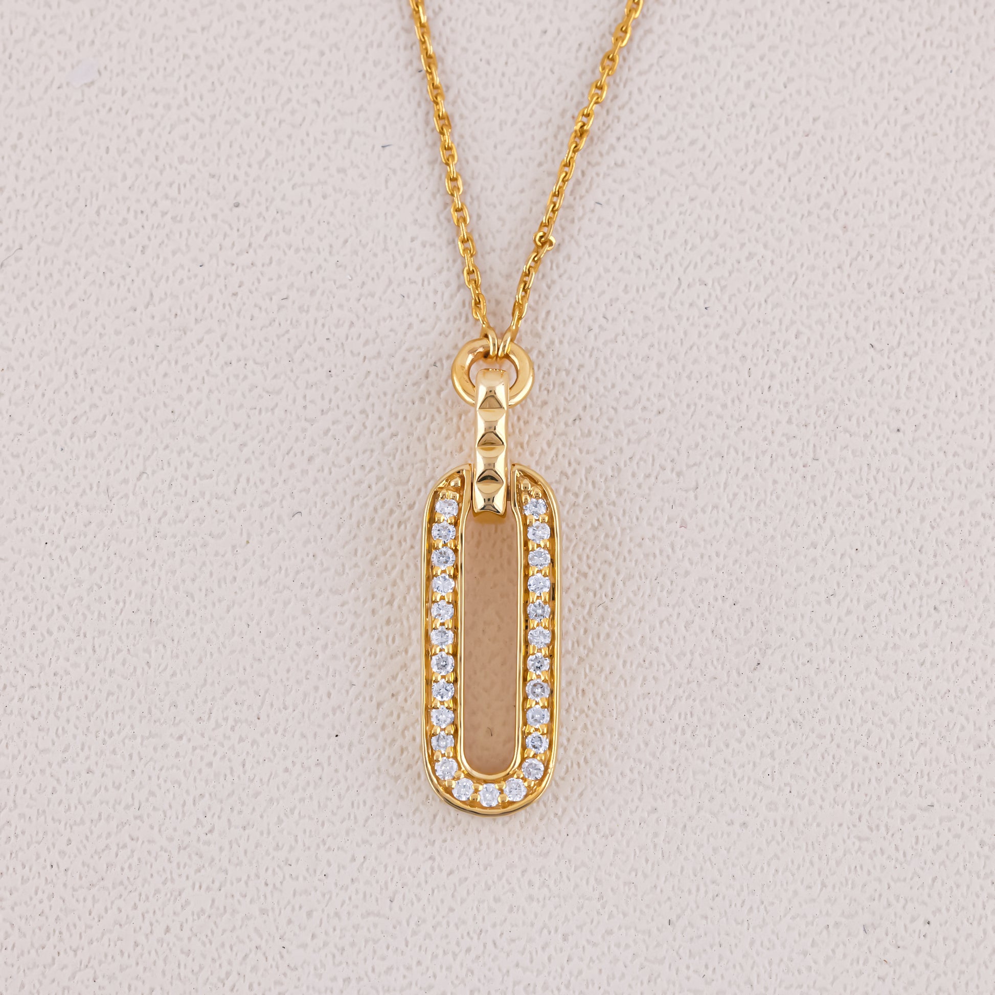 uno necklace​
