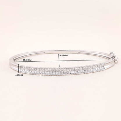 White Gold bracelet with measurement details on a white background