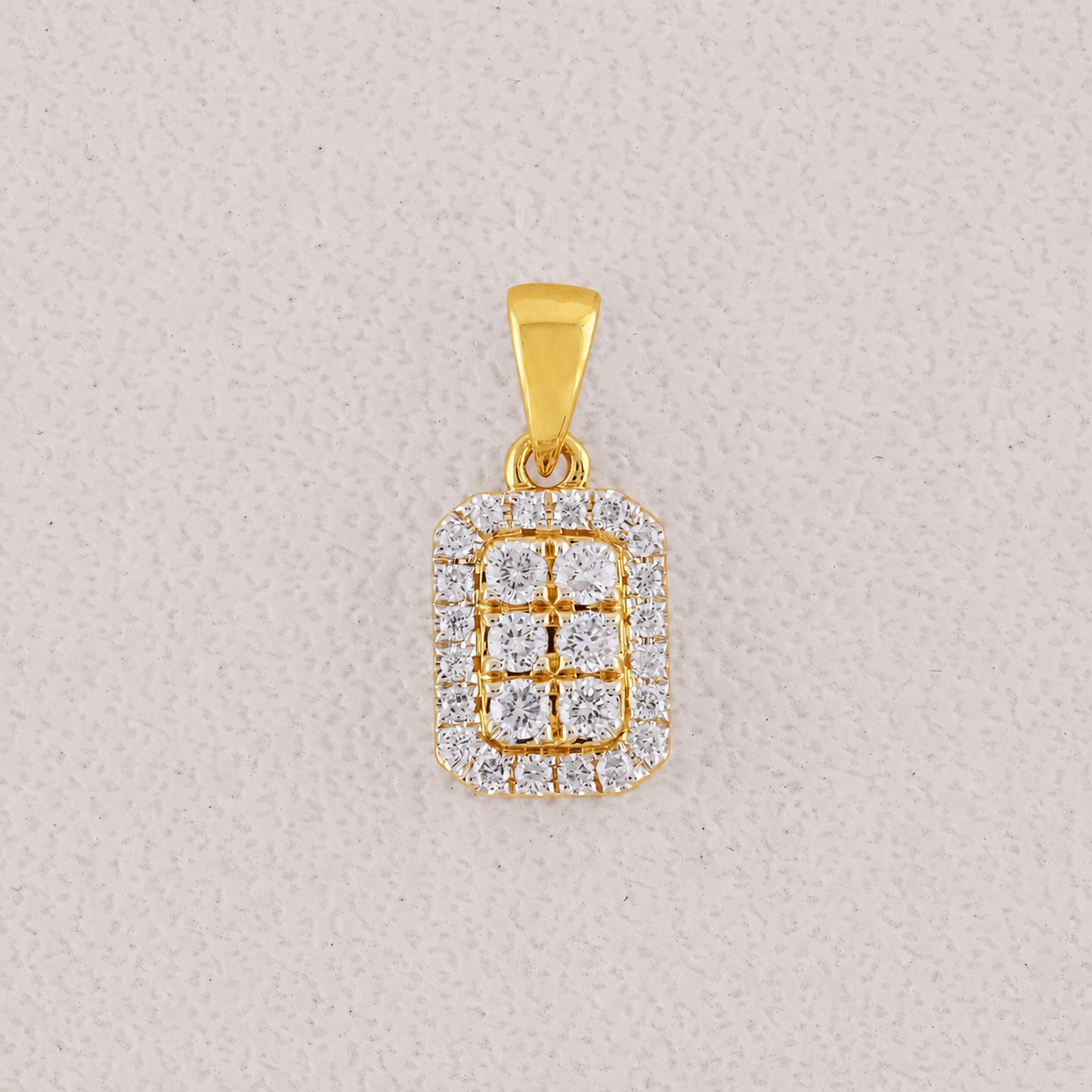 white Diamond gold pendant