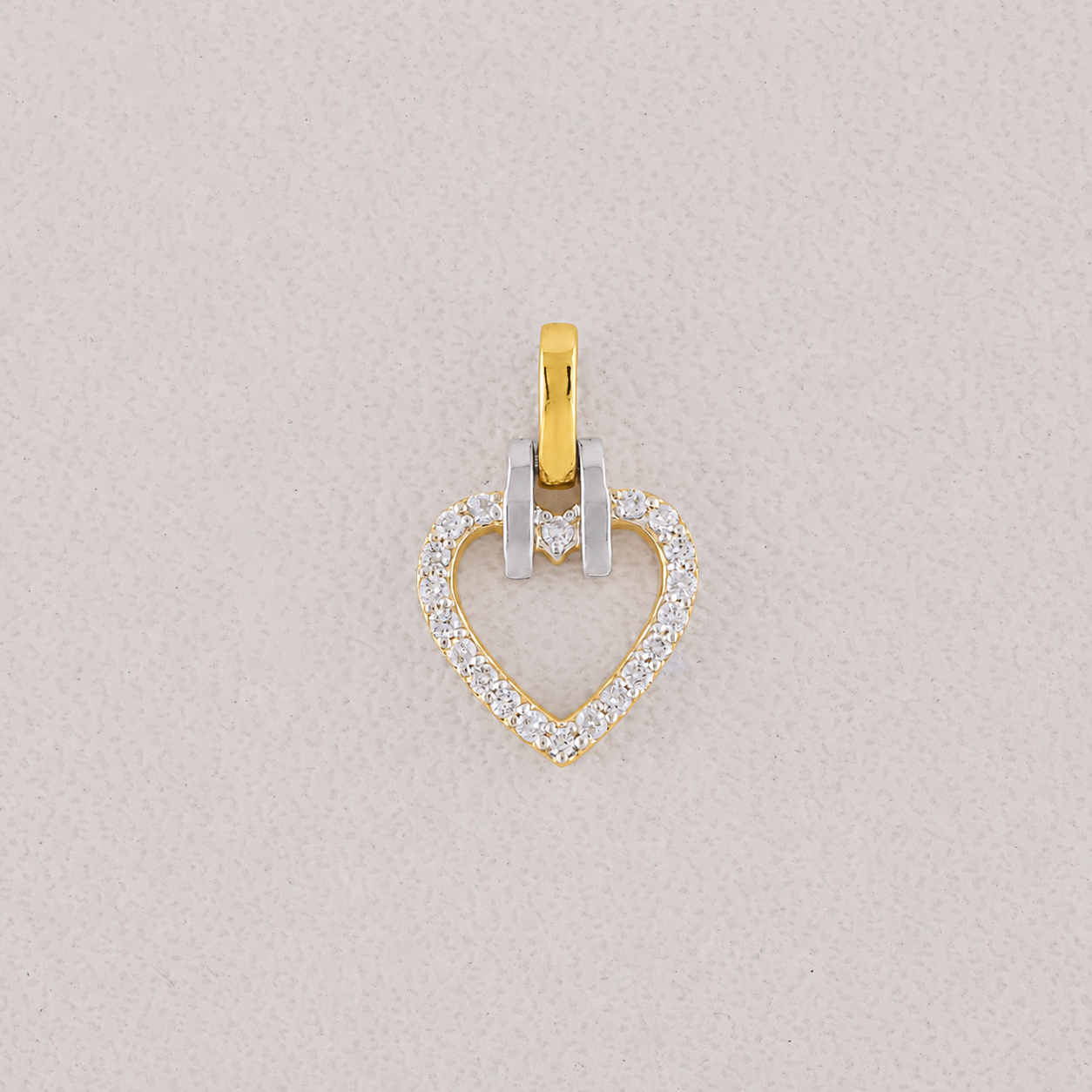 Heart romantic diamond pendant

