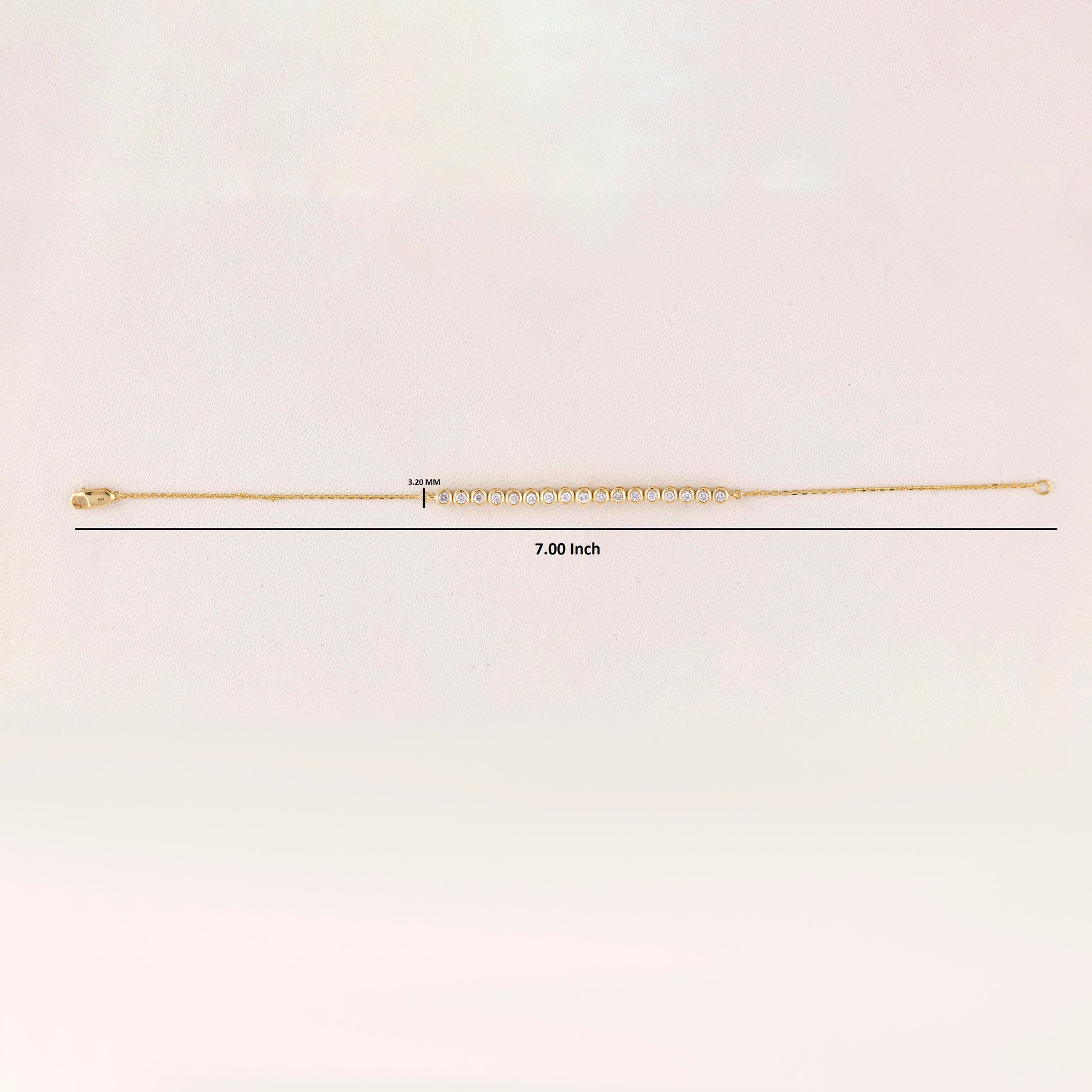 Gold zipper on a white background with measurement label