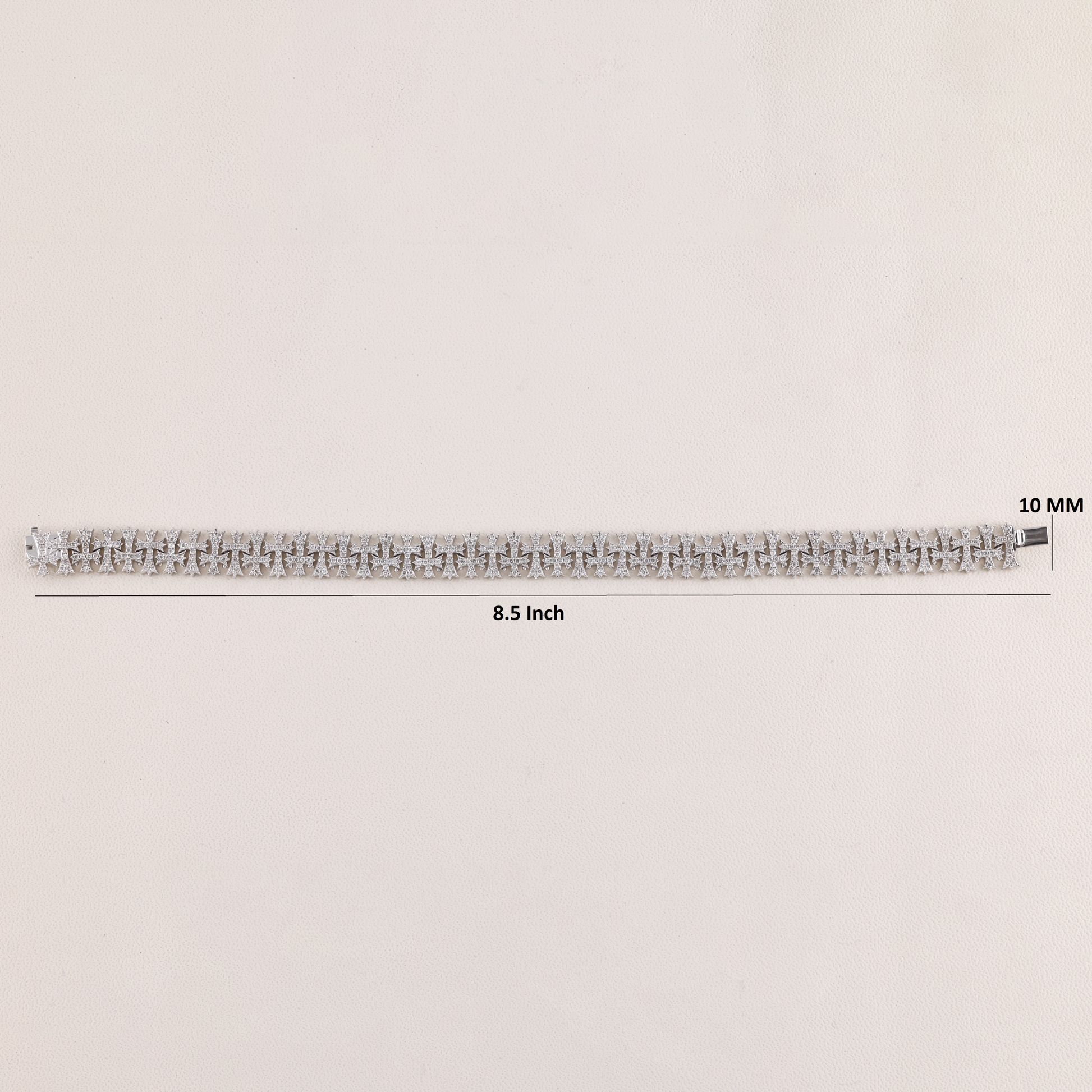 Jewelry chain with measurements on a light gray background