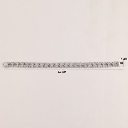 Jewelry chain with measurements on a light gray background