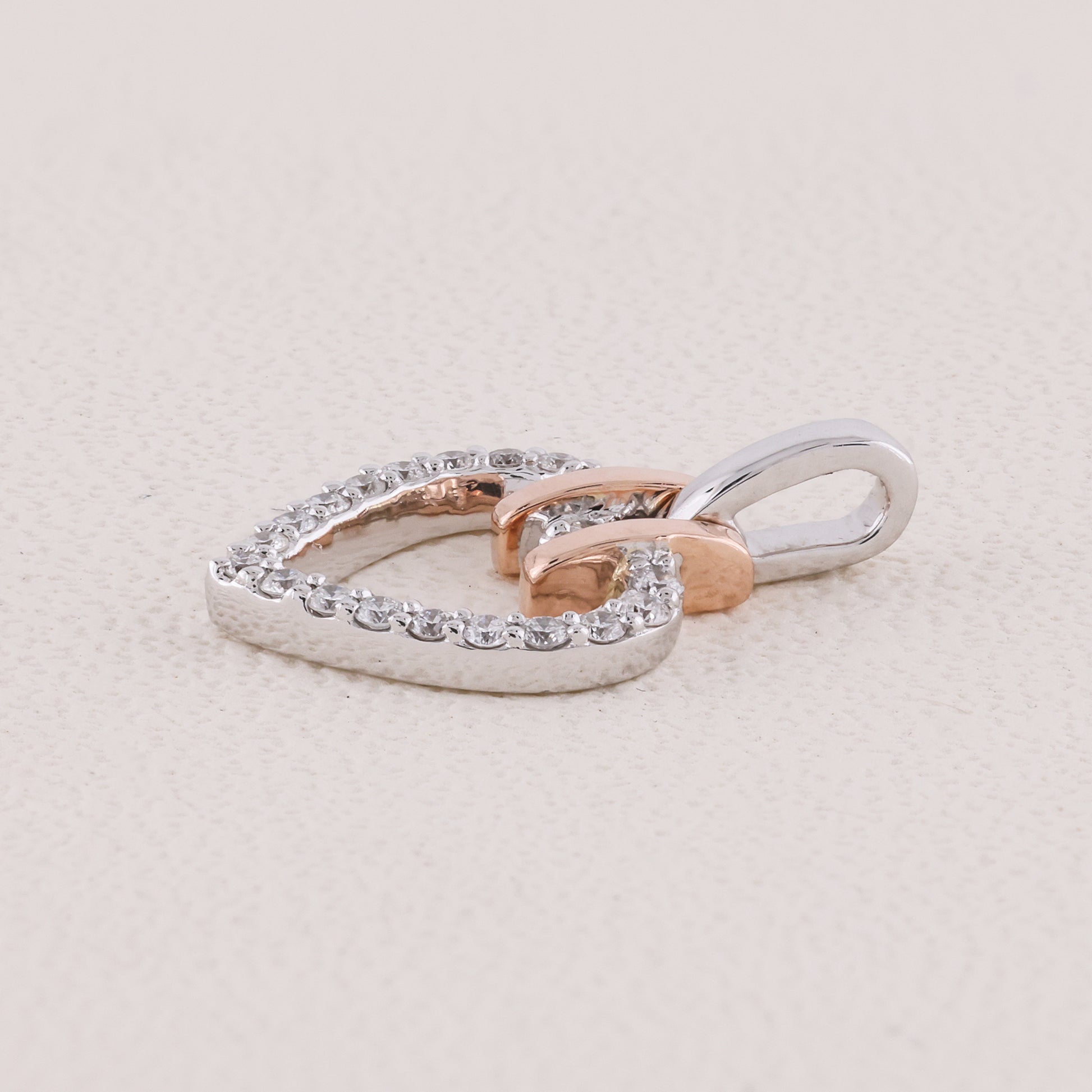 lab grown diamond heart pendant