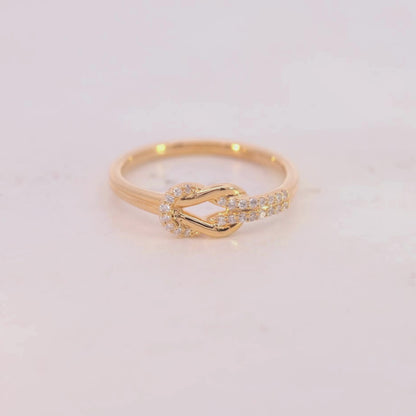 0.11 CTW Round Diamond Twist Ring in Gold