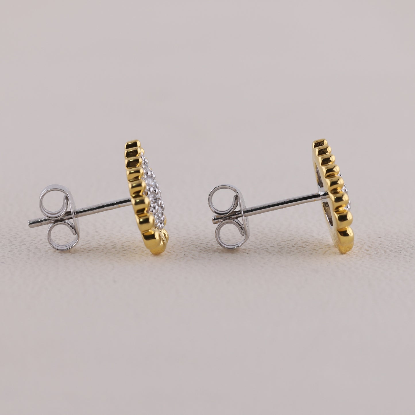 round diamond earrings,